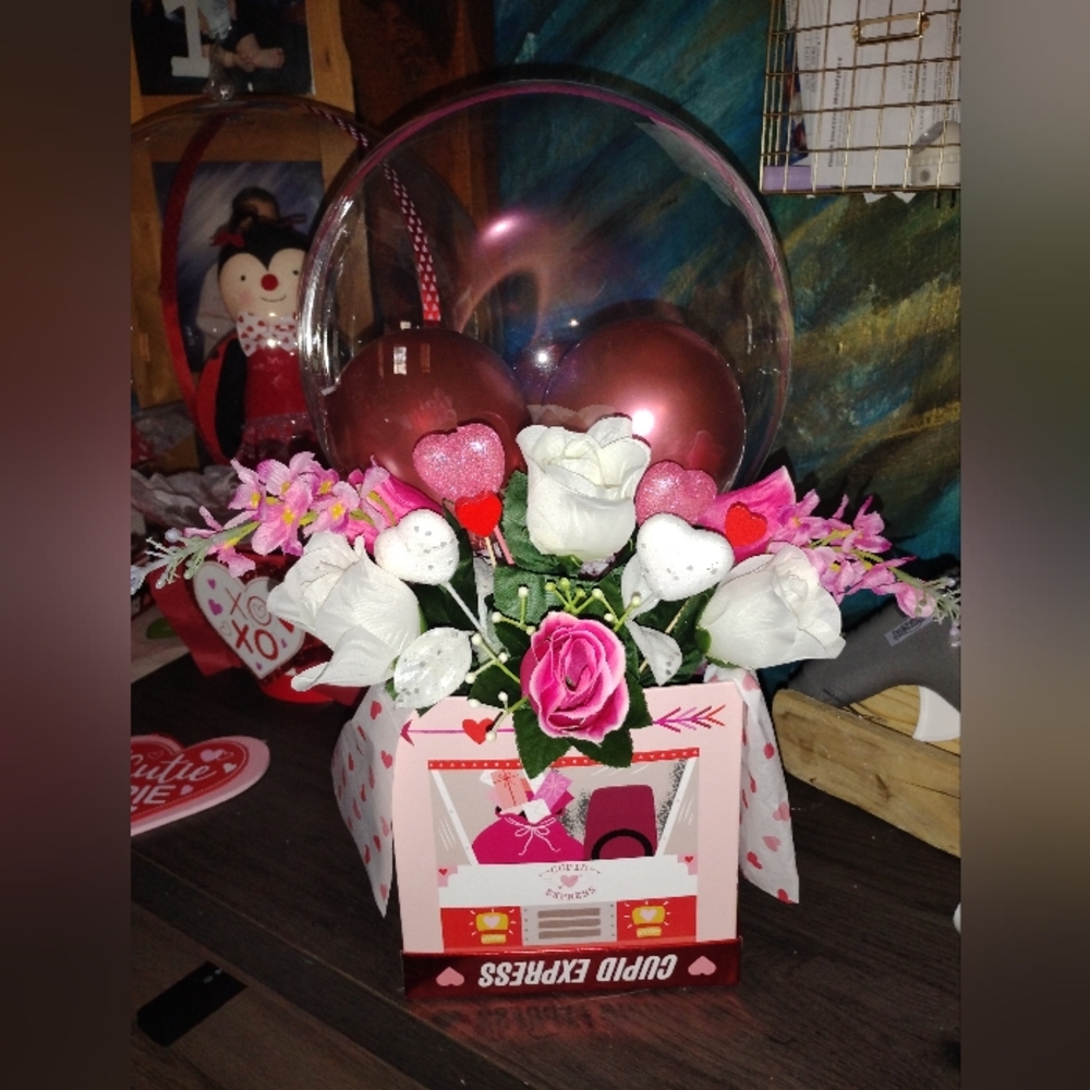 Valentine's Day Balloon and Flower Arrangement